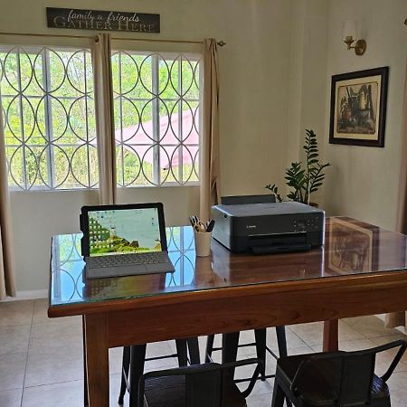 Komfort Getaway Villa At Countrymist オーチョ・リオス エクステリア 写真