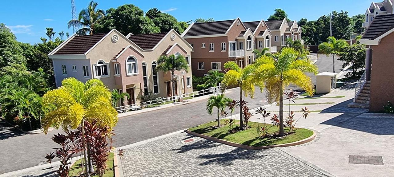 Komfort Getaway Villa At Countrymist オーチョ・リオス エクステリア 写真