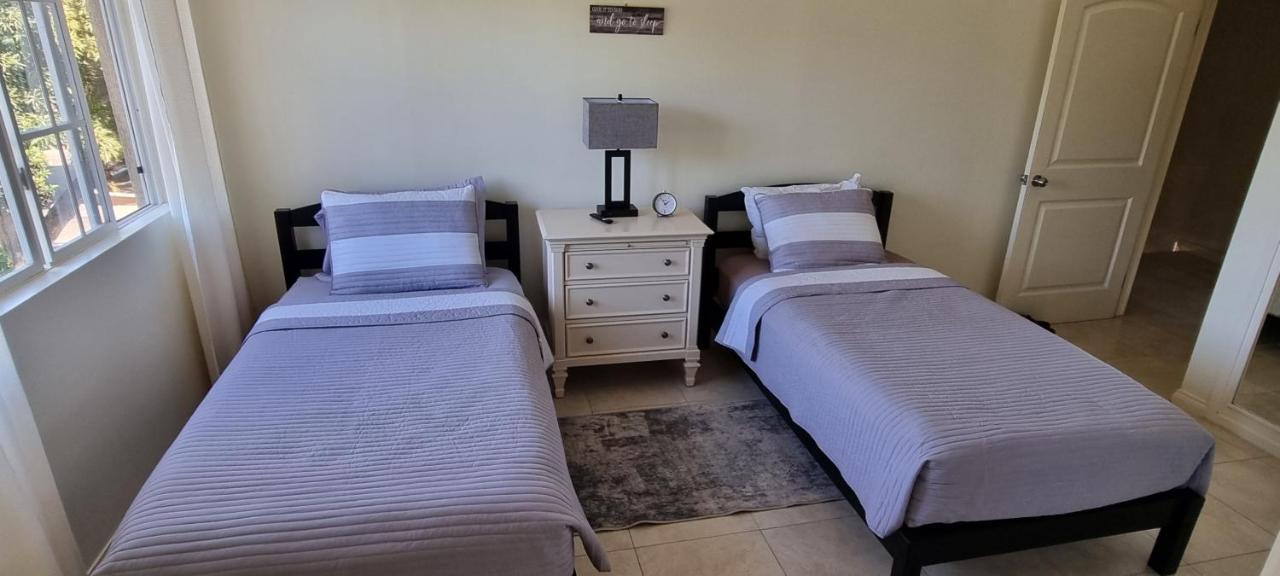 Komfort Getaway Villa At Countrymist オーチョ・リオス エクステリア 写真