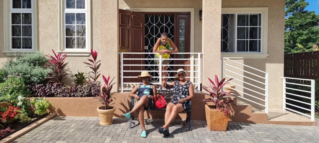 Komfort Getaway Villa At Countrymist オーチョ・リオス エクステリア 写真